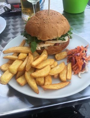 Burger and chips all vegan 💚 at Single Fin in Fuerteventura