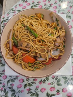 veggie fettuccine with soy sauce at Mamashana in Nazca