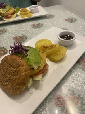 Vegan hamburger   at Mamashana in Nazca