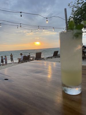  Cocktail   at Mowie's  in 