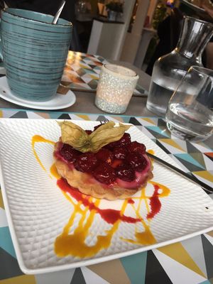 raspberry cake at L'Eden Sans Gluten in Strasbourg