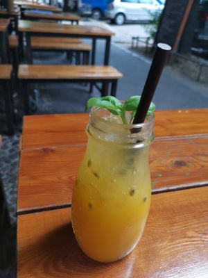 Maracuja Sparkle at Hum Vegan Cuisine in Berlin