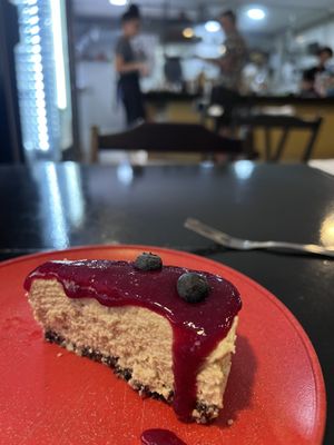 Cheesecake de frutas vermelhas  at SuBte Vegan in Sao Paulo