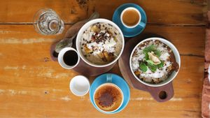 smoothie bowl cacao dreams and coffee at The Shady Shack in Canggu