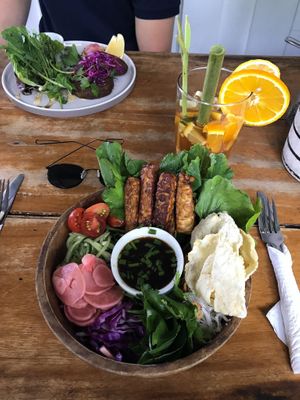 Tempe bowl, summer citrus ice tea and falafel in the background at The Shady Shack in Canggu
