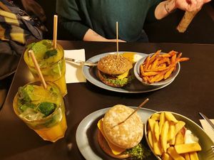 Vegan Burger and fries at Hans im Glück in Mainz