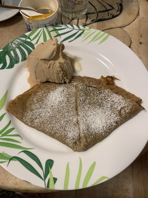 Vegan hazelnut ice cream and vegan Nutella crepe at Heladeria La Nativa in Fuerteventura