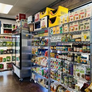 Grocery area at Country Organics in Redding