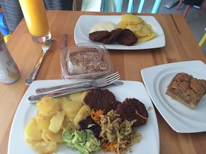 scalloped potatoes and patties at Great Bistro in Budapest