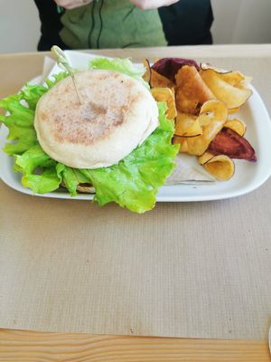 Tempeh burguer at Alfarroba Cafe in Albufeira