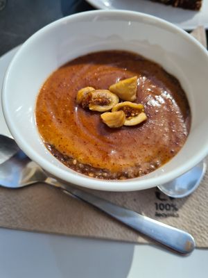 Mouse with figs and carob at Alfarroba Cafe in Albufeira