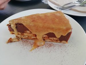 Peanut butter and biscuit tart at Alfarroba Cafe in Albufeira