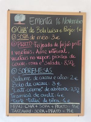 Alfarroba Cafe Menu in Portuguese   at Alfarroba Cafe in Albufeira