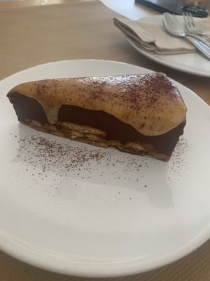 Tarta de chocolate y crema de cacahuete   at Alfarroba Cafe in Albufeira
