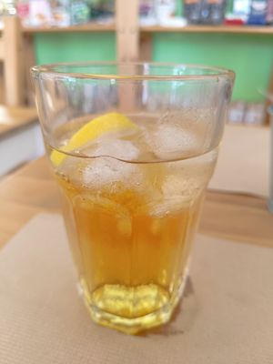 Sparkling lemonade at Alfarroba Cafe in Albufeira