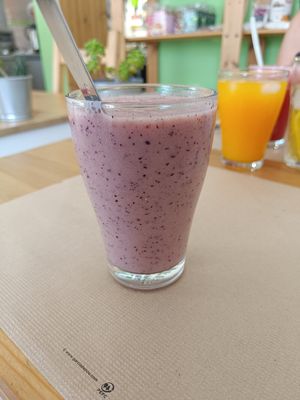 Smoothie at Alfarroba Cafe in Albufeira