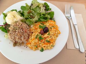 Tofu "scrambled eggs" with quinoa at Alfarroba Cafe in Albufeira