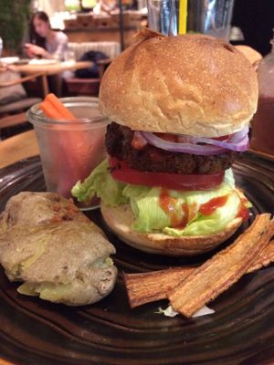 vegan burger (oct. 2017) at Mr. Farmer - Shinjuku in Tokyo