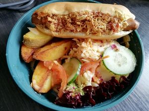 Hotdog at Ich Bin So Frey in Landau