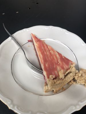 glutenfree white chocolate strawberry cake  at Ich Bin So Frey in Landau