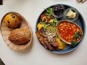 English Breakfast und extra Brioche at Ich Bin So Frey in Landau