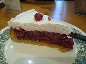 Cherry tart at Ich Bin So Frey in Landau