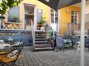 Hinterhof at Ich Bin So Frey in Landau