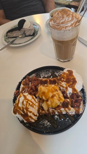 Pumpkin Spiced Waffel at Ich Bin So Frey in Landau