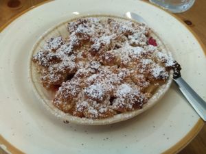 Apple & raspberry crumble at La Face B in Lille