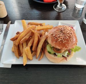 Vegan burger at Compose It in Narbonne