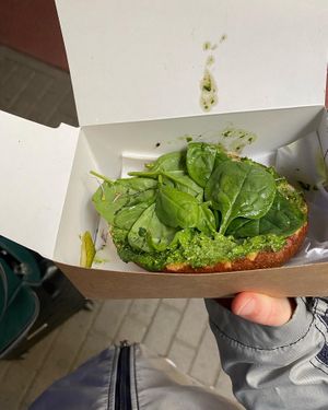 Bagel with vegan pesto at Kawiarnia Stragan in Poznan