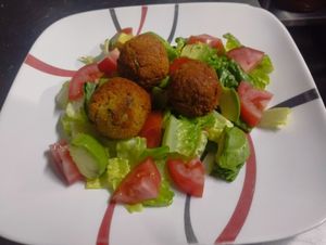 Ensalada de falafel 🧆🧆 at Le Campane in Oaxaca