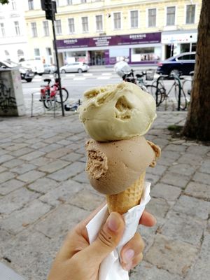 Yum! Cappuccino and pistachios at Veganista Ice Cream III in Vienna