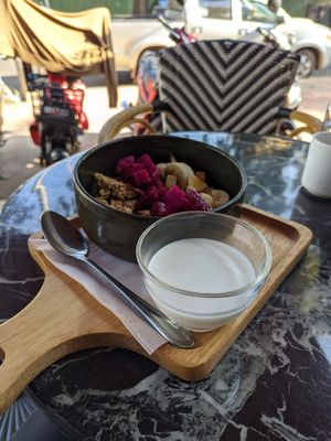 Granola with dragonfruit & banana at Coco&Co in Vientiane