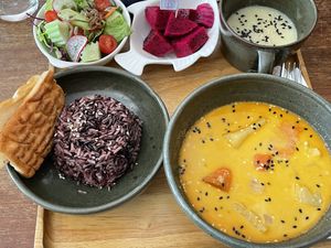 Massaman curry with rice (80,000 kip) as a lunch set (50,000 kip) with added focaccia (21,000 kip).  at Coco&Co in Vientiane