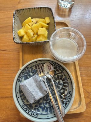 Mango & Yogurt + brownie  at Coco&Co in Vientiane