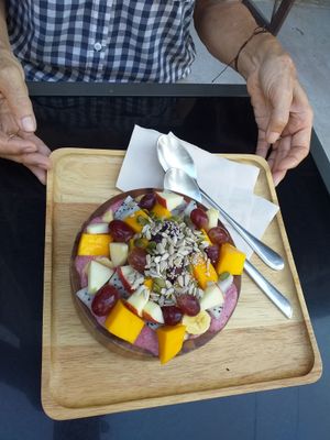 Mixed berry smoothie bowl at Coco&Co in Vientiane