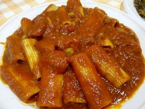 Rigatoni with Ragu at Tandem in Naples