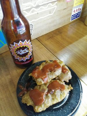 Alitas y kombucha deliciosas!!! at Akarma Vegan in Mexico City