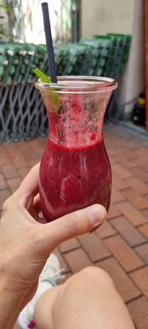 A bit too dense, needed more liquid to feel like a proper smoothie. Too crunchy as well... a good blender will take you miles. at Hommage in Cologne