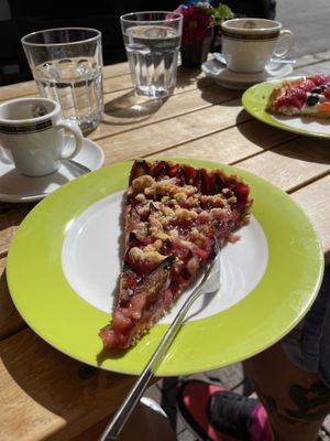 Endlich Zwetschgenzeit - lecker war’s! 😄  at Cafe Miteinander in Murnau