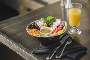 Come taste our Pokebowls at Restaurant L'Odika in Drummondville