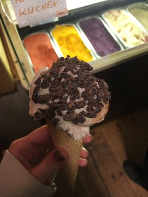 cheesecake with cherry and gingerbread at Balaram Eis in Berlin