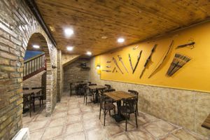 Planta inferior, sala de armas at La Pifia in Lleida