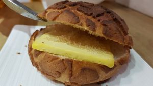 Pineapple bun with iced butter at Flourish 元禾食堂 - Yuán Hé ShíTáng in Taipei
