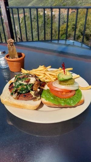 Vegan Supreme (+ vegan mozzarella) at Priest Station Cafe in Big Oak Flat