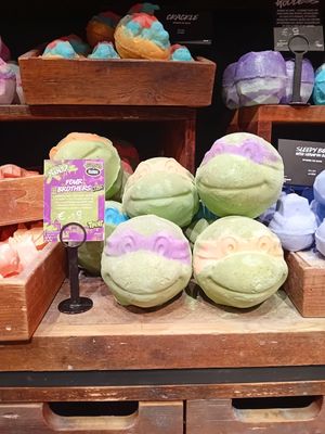  at LUSH - Saint-Lazare in Paris