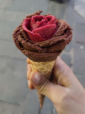 Blackcurrant and chocolate at Amorino in Valletta
