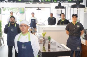 Amable personal de Reforma Market at Reforma Market in Veracruz