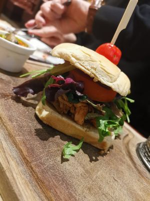 Jackfruit bbq burger at Le London in Calais